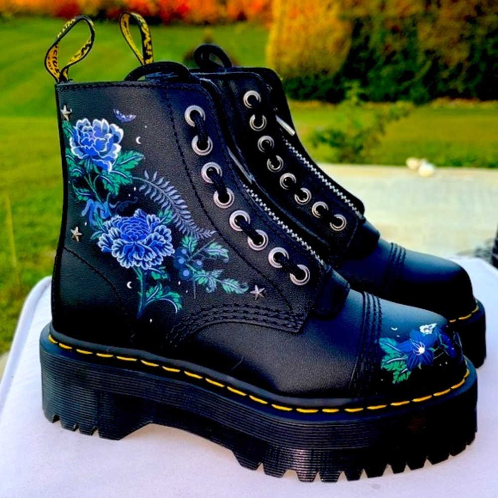 🆕RARE Doc Martens “Sinclair” Mystic Floral Backhand Leather Tie/Zip Combat Boots